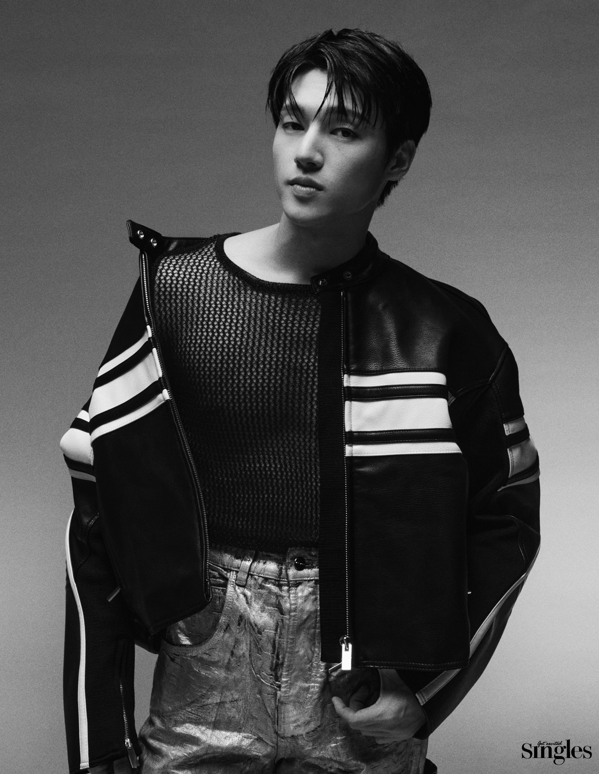 에이티즈 우영의 싱글즈 화보